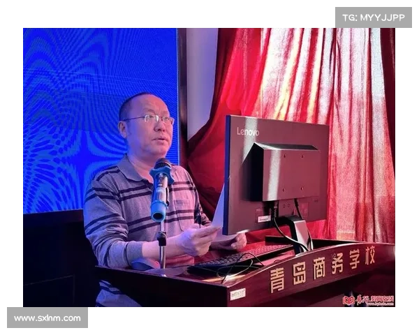 杜锋指导小朋友球迷日互动环节亲和力爆棚赢得现场点赞